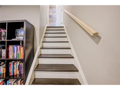 2132 Maplewood Drive, Burlington, ON - Indoor Photo Showing Other Room