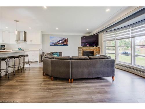 2132 Maplewood Drive, Burlington, ON - Indoor Photo Showing Living Room With Fireplace