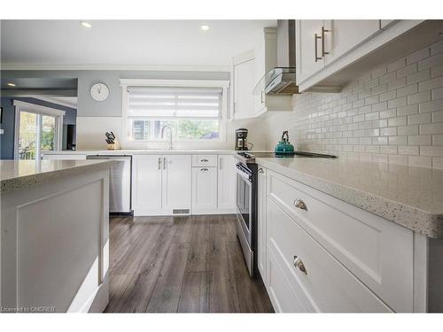 2132 Maplewood Drive, Burlington, ON - Indoor Photo Showing Kitchen With Upgraded Kitchen