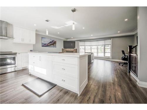 2132 Maplewood Drive, Burlington, ON - Indoor Photo Showing Kitchen With Upgraded Kitchen