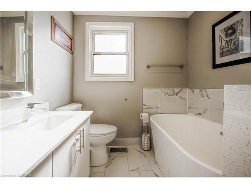 2132 Maplewood Drive, Burlington, ON - Indoor Photo Showing Bathroom