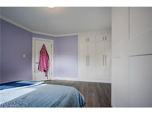 2132 Maplewood Drive, Burlington, ON - Indoor Photo Showing Bedroom