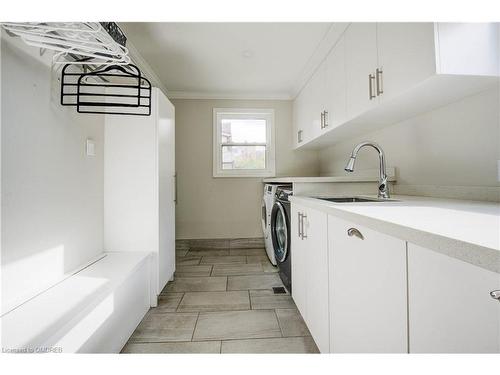 2132 Maplewood Drive, Burlington, ON - Indoor Photo Showing Laundry Room