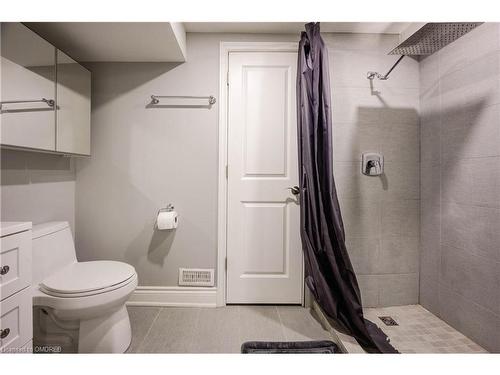 2132 Maplewood Drive, Burlington, ON - Indoor Photo Showing Bathroom