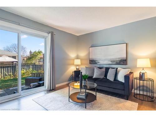 12-1301 Upper Gage Avenue, Hamilton, ON - Indoor Photo Showing Living Room