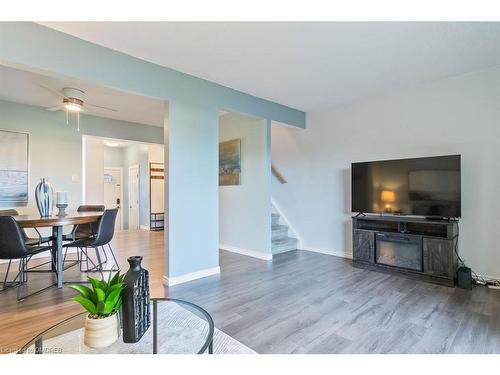 12-1301 Upper Gage Avenue, Hamilton, ON - Indoor Photo Showing Living Room