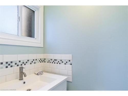 12-1301 Upper Gage Avenue, Hamilton, ON - Indoor Photo Showing Bathroom