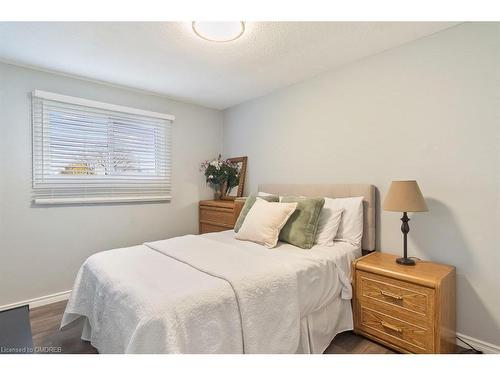 12-1301 Upper Gage Avenue, Hamilton, ON - Indoor Photo Showing Bedroom