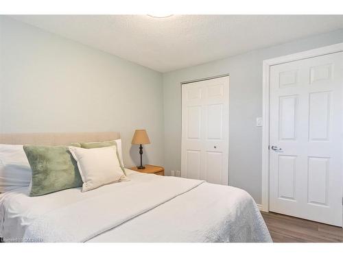 12-1301 Upper Gage Avenue, Hamilton, ON - Indoor Photo Showing Bedroom