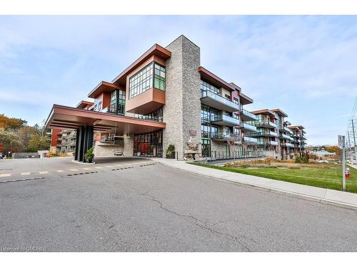 411-1575 Lakeshore Road W, Mississauga, ON - Outdoor With Balcony