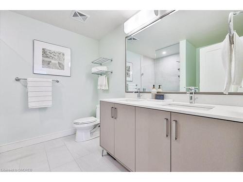 411-1575 Lakeshore Road W, Mississauga, ON - Indoor Photo Showing Bathroom