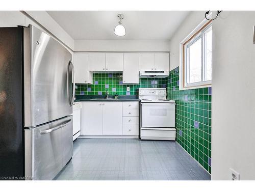 99-1221 Dundix Road, Mississauga, ON - Indoor Photo Showing Kitchen