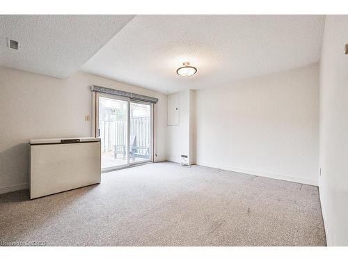 99-1221 Dundix Road, Mississauga, ON - Indoor Photo Showing Other Room