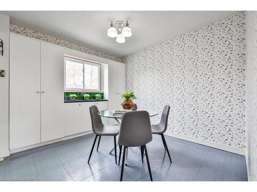 99-1221 Dundix Road, Mississauga, ON - Indoor Photo Showing Dining Room