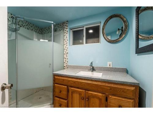 366 East 25Th Street, Hamilton, ON - Indoor Photo Showing Kitchen