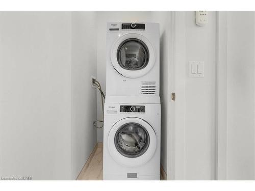 522-600 North Service Road, Hamilton, ON - Indoor Photo Showing Laundry Room