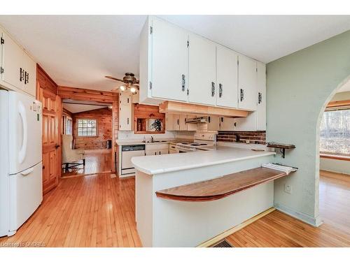 145 Liddard Street, Bracebridge, ON - Indoor Photo Showing Kitchen