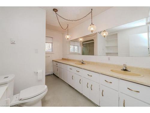 145 Liddard Street, Bracebridge, ON - Indoor Photo Showing Bathroom