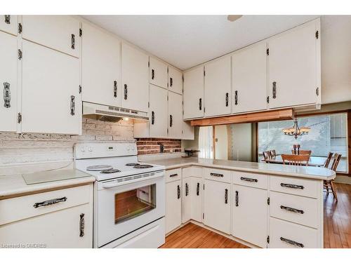 145 Liddard Street, Bracebridge, ON - Indoor Photo Showing Kitchen