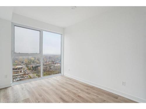 1610-370 Martha Street, Burlington, ON - Indoor Photo Showing Other Room