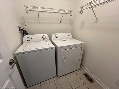 25 Stratus Street, Kitchener, ON - Indoor Photo Showing Laundry Room