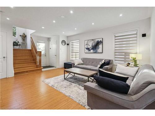 7 Wyoming Trail, Brampton, ON - Indoor Photo Showing Living Room