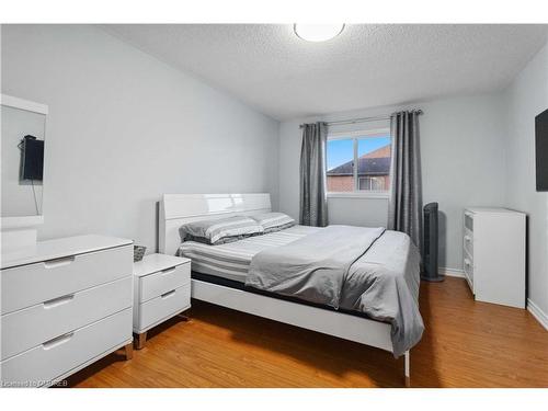 7 Wyoming Trail, Brampton, ON - Indoor Photo Showing Bedroom