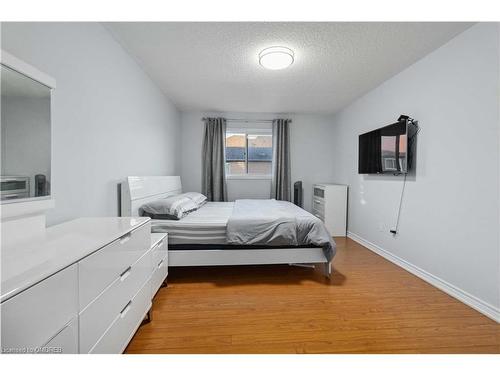 7 Wyoming Trail, Brampton, ON - Indoor Photo Showing Bedroom