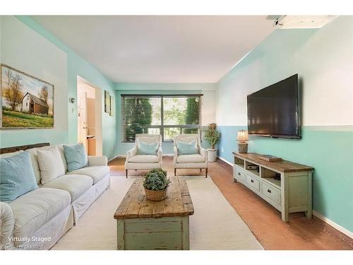 24-5475 Lakeshore Road, Burlington, ON - Indoor Photo Showing Living Room