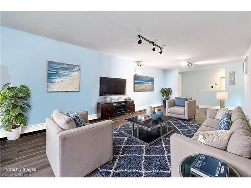 24-5475 Lakeshore Road, Burlington, ON - Indoor Photo Showing Living Room