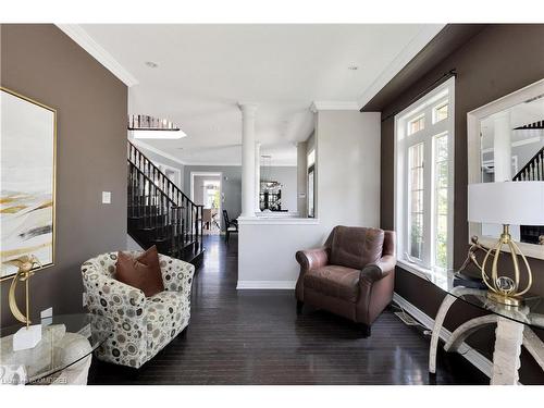 2223 Whistling Springs Crescent, Oakville, ON - Indoor Photo Showing Living Room