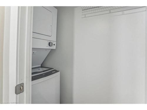 1910-370 Martha Street, Burlington, ON - Indoor Photo Showing Laundry Room