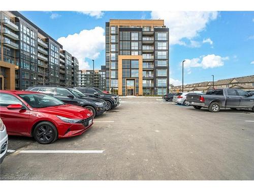 342-2343 Khalsa Gate, Oakville, ON - Outdoor With Facade