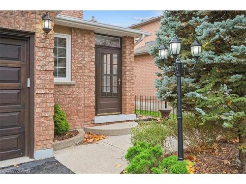 560 Marlatt Drive, Oakville, ON - Outdoor