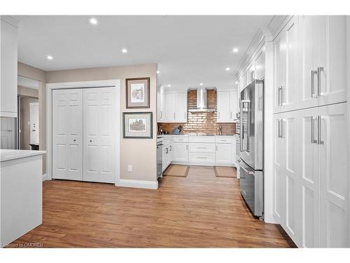 Ph6-2175 Marine Drive, Oakville, ON - Indoor Photo Showing Kitchen