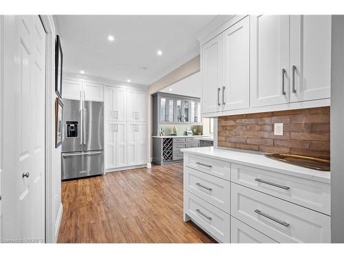 Ph6-2175 Marine Drive, Oakville, ON - Indoor Photo Showing Kitchen