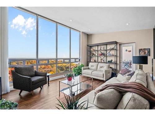 Ph6-2175 Marine Drive, Oakville, ON - Indoor Photo Showing Living Room