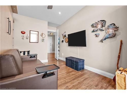 Ph6-2175 Marine Drive, Oakville, ON - Indoor Photo Showing Living Room