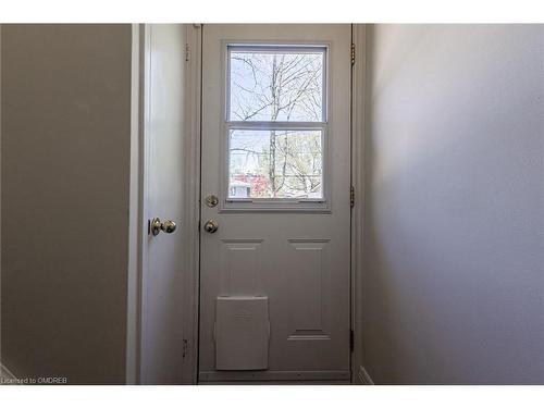 5247 Spruce Avenue, Burlington, ON - Indoor Photo Showing Other Room