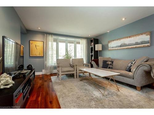 319 Macdonald Road, Oakville, ON - Indoor Photo Showing Living Room