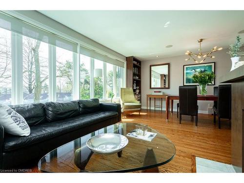 319 Macdonald Road, Oakville, ON - Indoor Photo Showing Living Room