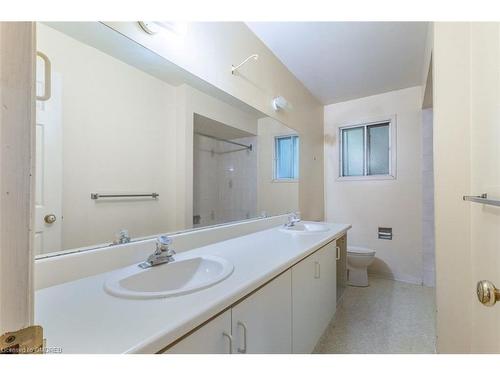 3465 Wilmot Crescent, Oakville, ON - Indoor Photo Showing Bathroom