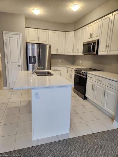 1022 Wright Drive, Midland, ON - Indoor Photo Showing Kitchen With Double Sink