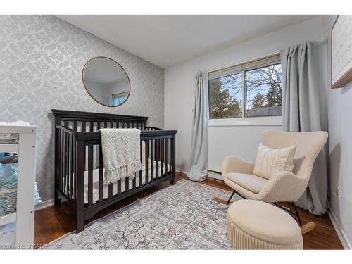 179-2050 Upper Middle Road, Burlington, ON - Indoor Photo Showing Bedroom