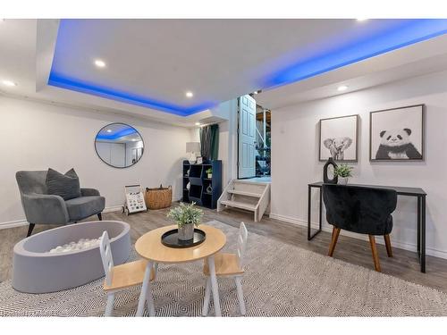 179-2050 Upper Middle Road, Burlington, ON - Indoor Photo Showing Living Room