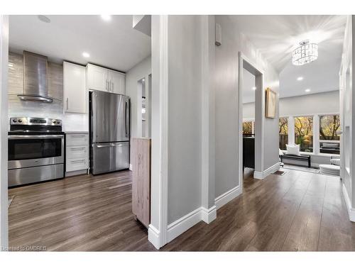 179-2050 Upper Middle Road, Burlington, ON - Indoor Photo Showing Kitchen With Stainless Steel Kitchen