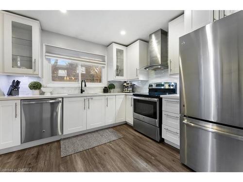 179-2050 Upper Middle Road, Burlington, ON - Indoor Photo Showing Kitchen With Stainless Steel Kitchen With Upgraded Kitchen