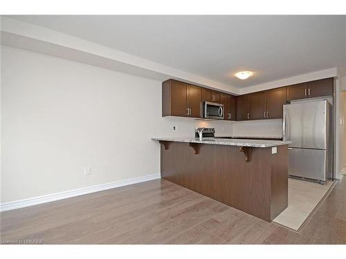 30 Skinner Drive, Guelph, ON - Indoor Photo Showing Kitchen