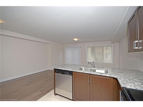 30 Skinner Drive, Guelph, ON - Indoor Photo Showing Kitchen With Double Sink