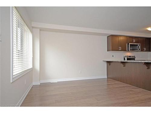 30 Skinner Drive, Guelph, ON - Indoor Photo Showing Kitchen